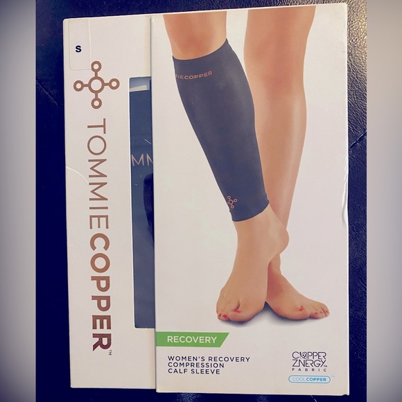 TOMMIE COPPER Women’s Recovery Compression Calf Sleeve BNWT! - Picture 1 of 2